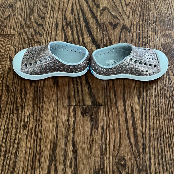 Never Worn. Kids Lightweight Sneaker. Colors: Metal Bling. - Picture 2 of 3